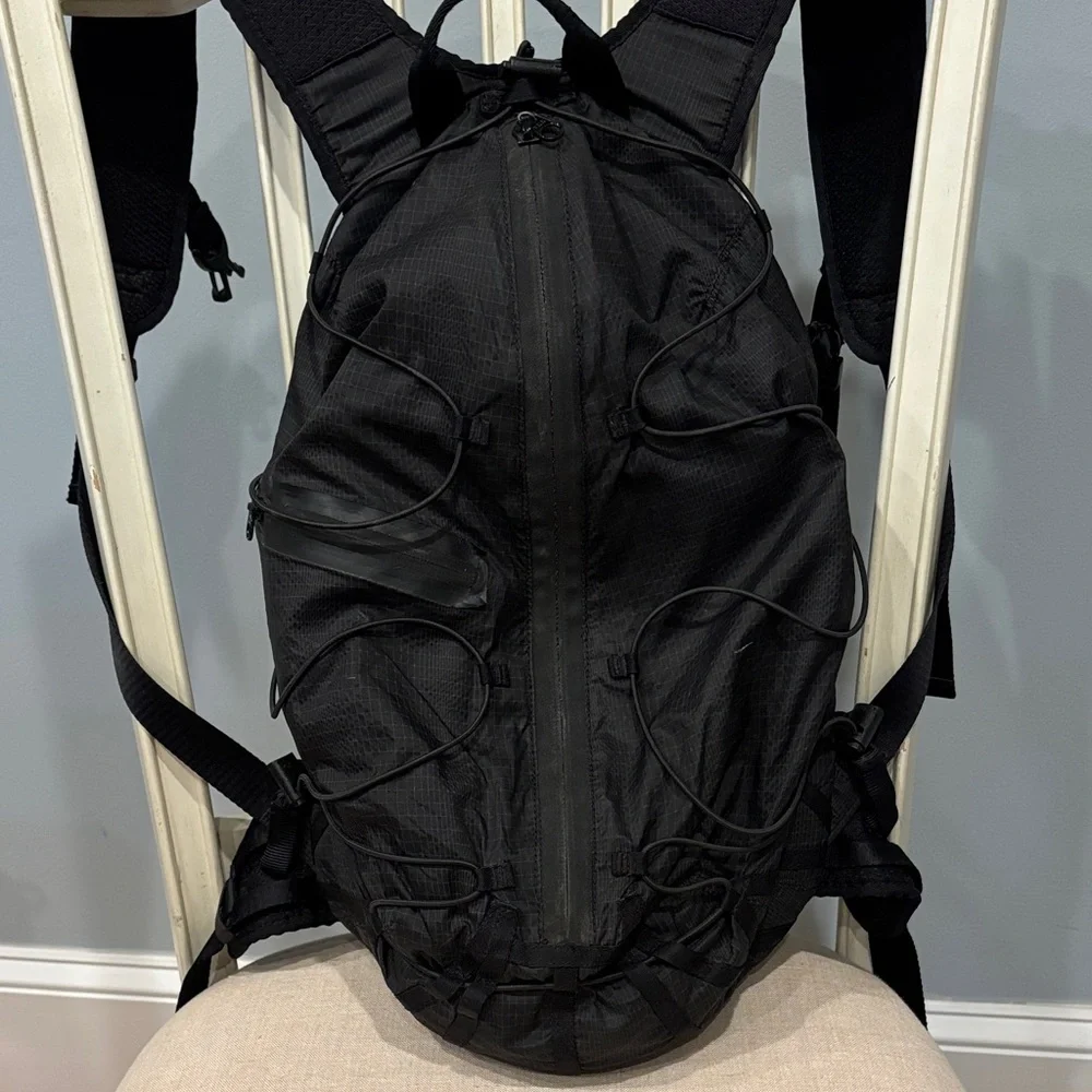 lululemon athletica Center-Zip Black Hiking Backpack